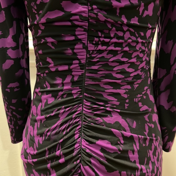 Caché Purple and Black Ruched Bodycon Long Sleeved Dress Size 6 Gold Neckline - Picture 5 of 10